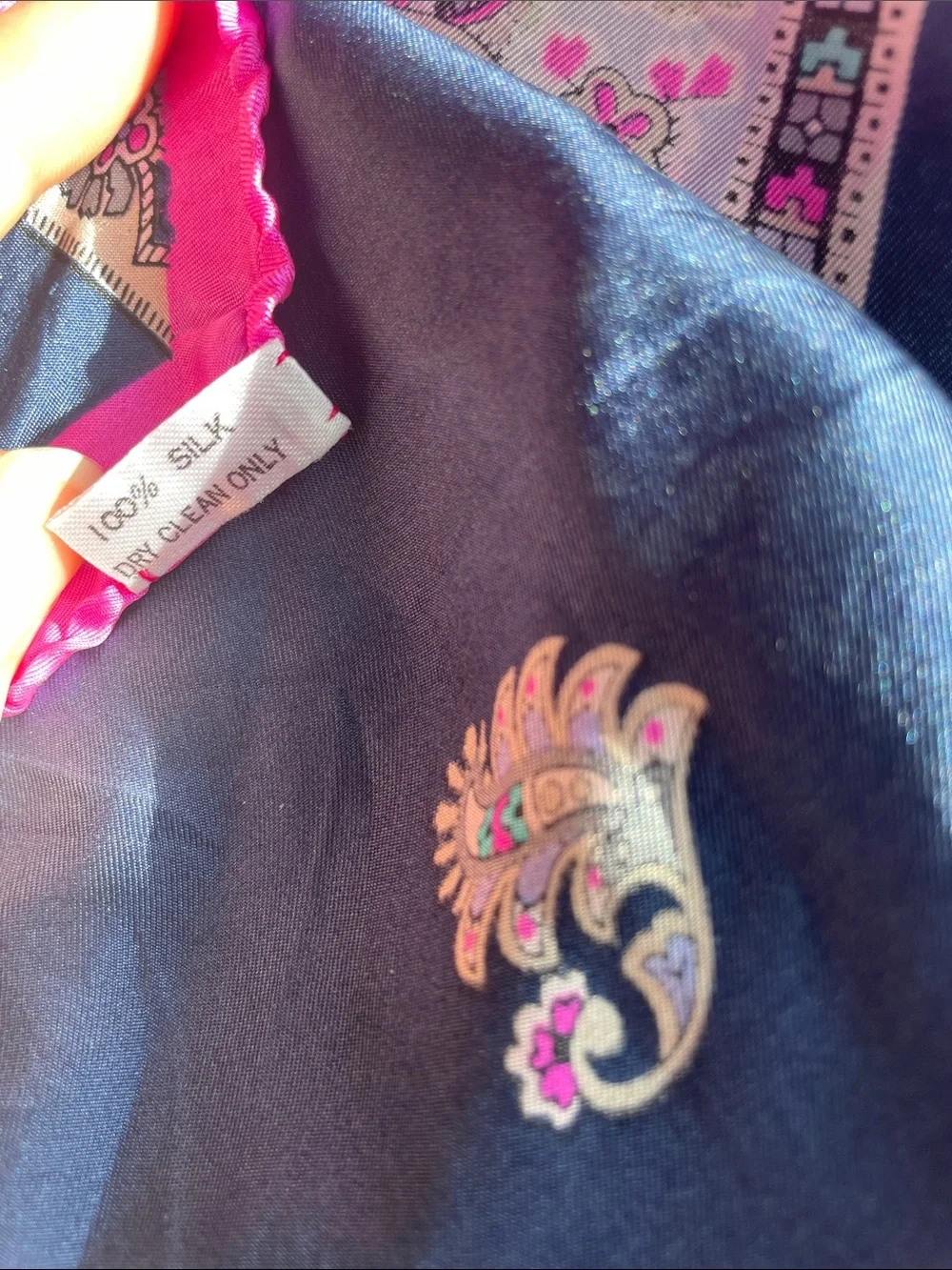 VTG SILK SCARF NAVY PAISLEY